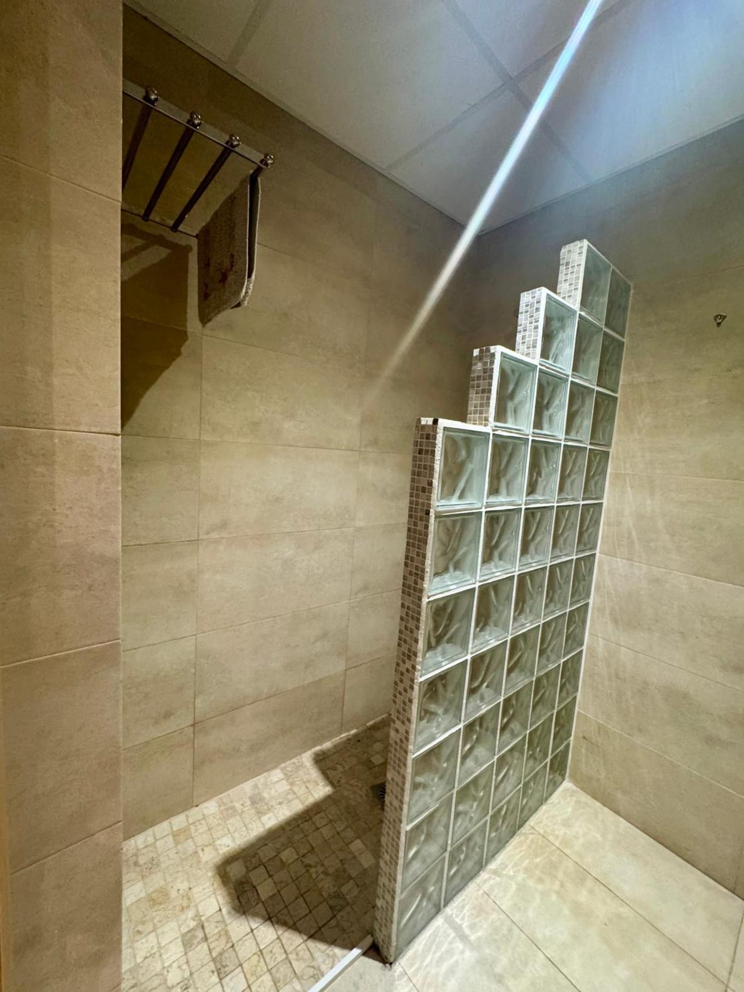 חרז Alcazar Suites מראה חיצוני תמונה